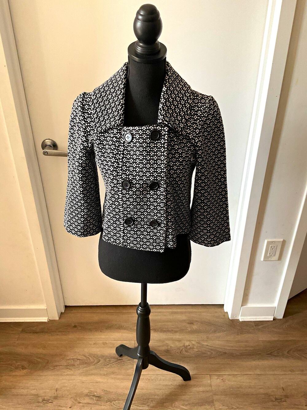 White House Black Market Women’s Black/White Geo Double-Breasted Jacket, 6
